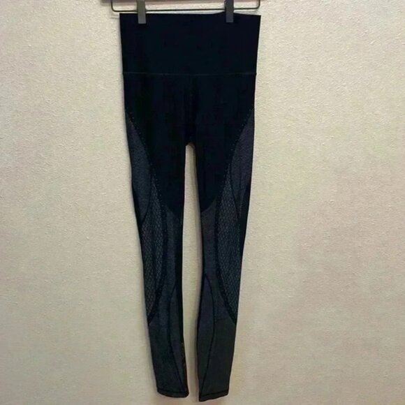 LULULEMON Women’s Leggings - Picture 4 of 9